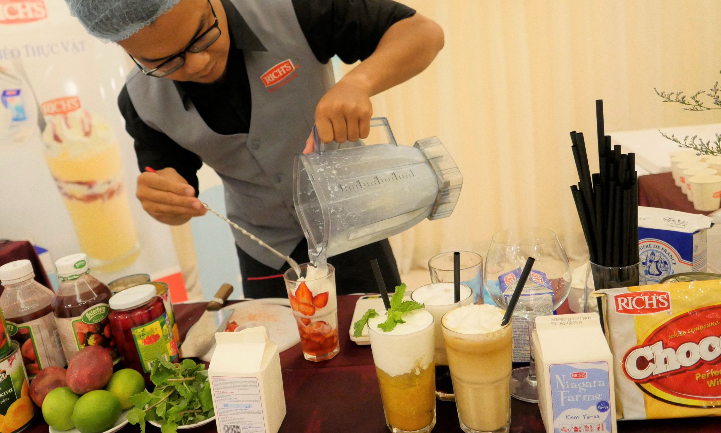 Rich’s Yogurt Topping took over the spotlight at workshop in Phan Thiet